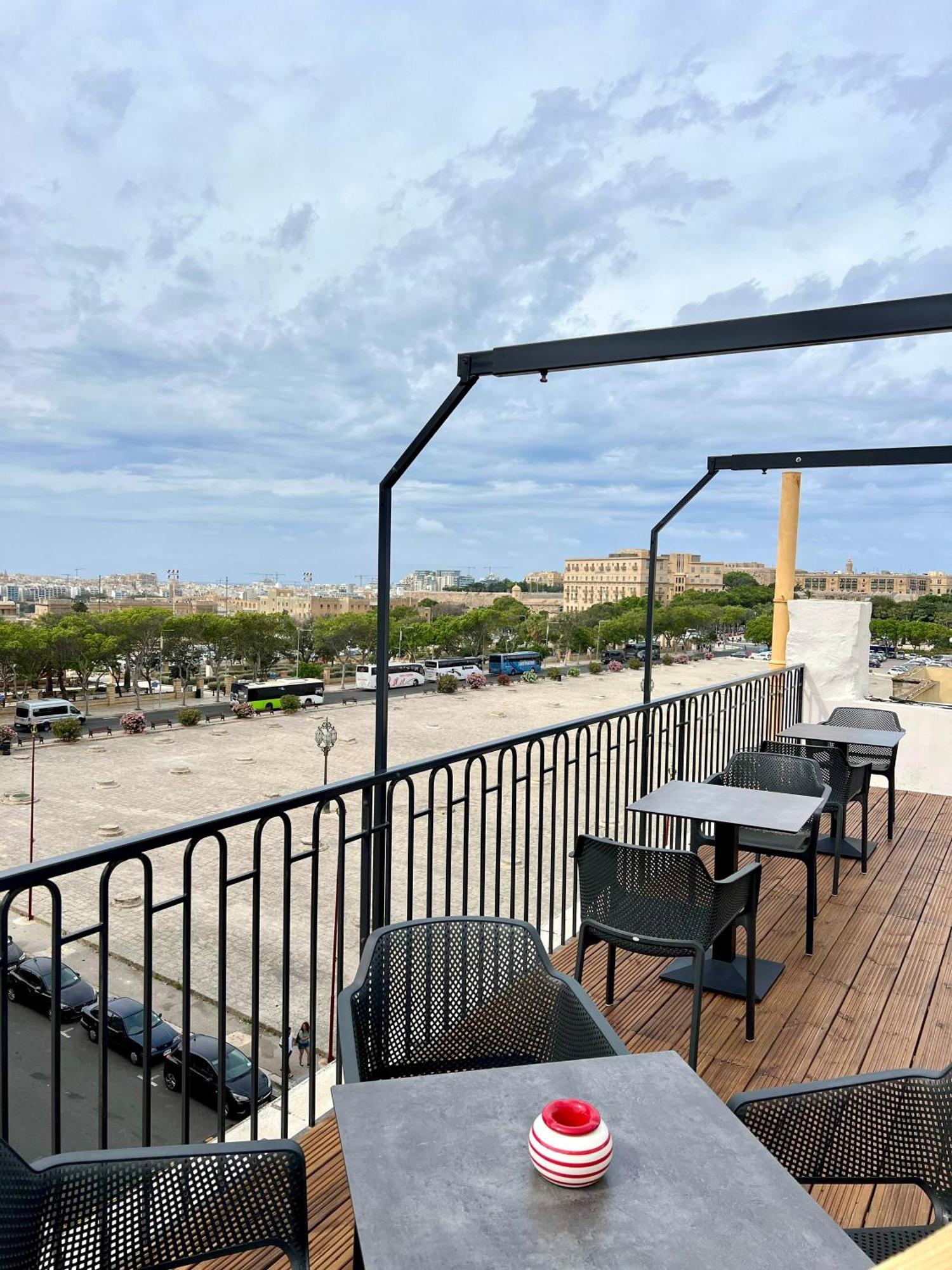 Florette Suite Designer Finish With Stunning Lounge Terrace By Arcobnb Il-Furjana Exterior photo